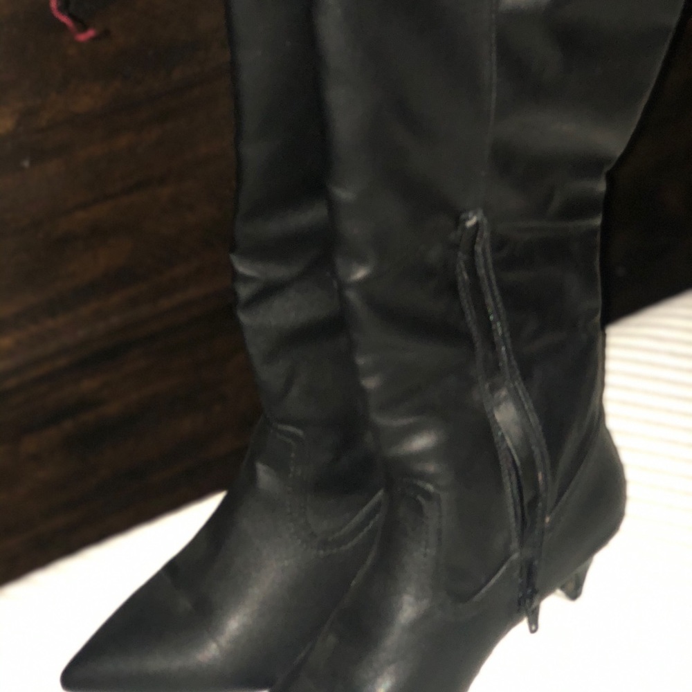Boots - Picture 2 of 6